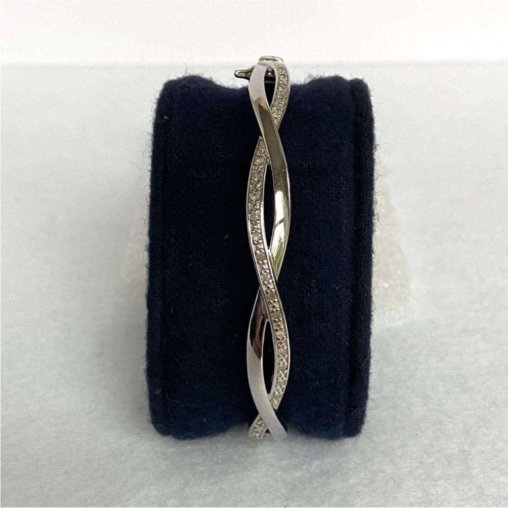 Sterling Silver 925 Oval Hinged Diamond Bangle Bracelet 6.75". Rhodium plated. - Picture 4 of 6